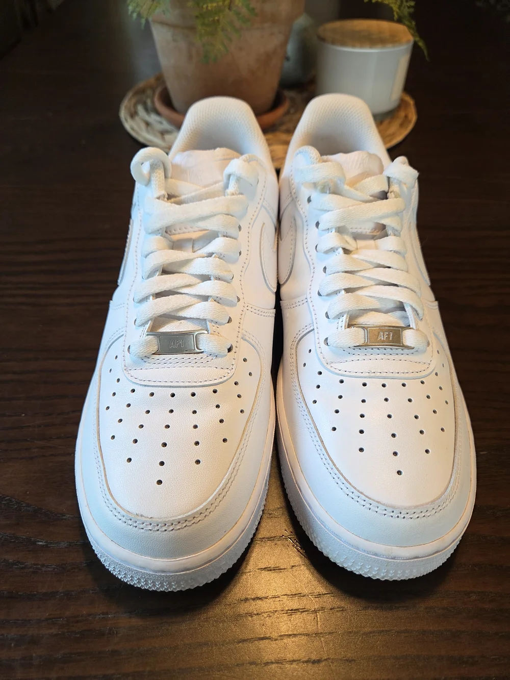 Nike Air Force 1 07 Low Triple White Mens Size 8 Sneaker Like New NO CREASES
